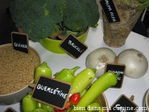 Le quinoa fait partie des aliments dits "anticancer", comme les autres présents sur cette table.
