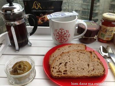 Café au lait, pomme cuite, tartines choco