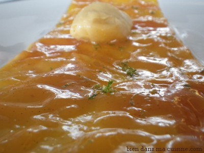 Là je vous avoue que ce carpaccio de mangue et papaye, je ne m'en suis pas remise tellement c'était bon. Tout fin, bien sûr, mais aussi suffisamment épais pour une densité parfaite en bouche. Incroyable.