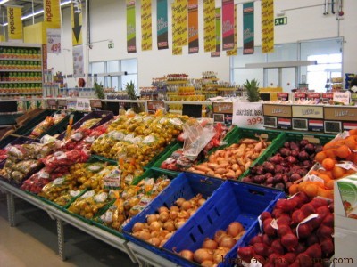 Toujours dans ce supermarché islandais. Pas de secret : aucune alimentation santé ne peut s'imaginer sans une belle quantité de fruits et légumes.