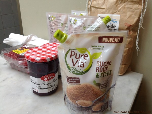 La stévia permet d'obtenir le même résultat sucré en bouche qu'avec du sucre "normal", mais en deux fois moins calorique.