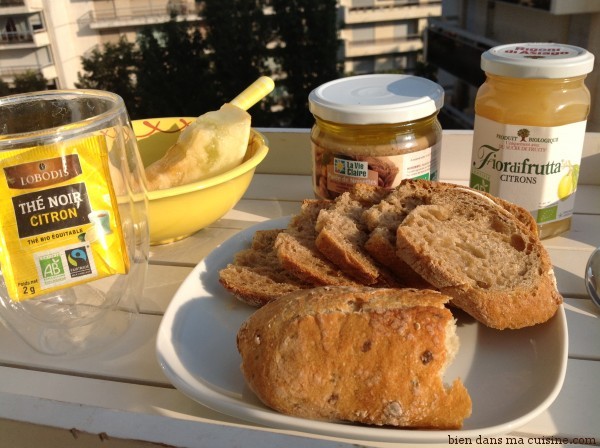plateau de petit déjeuner yellow