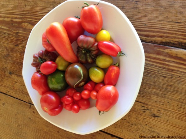 Petites tomates anciennes au marché de Monpazier en Dordogne (Photo de Sophie Pensa, du blog Homéo Malin - Merci !)