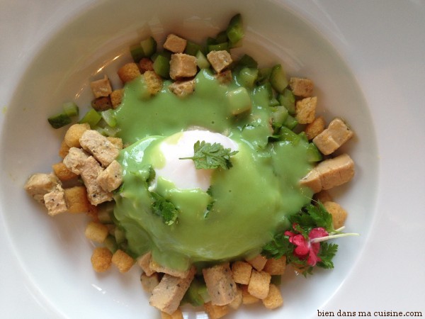 ... et son velouté d'asperges au foie gras.