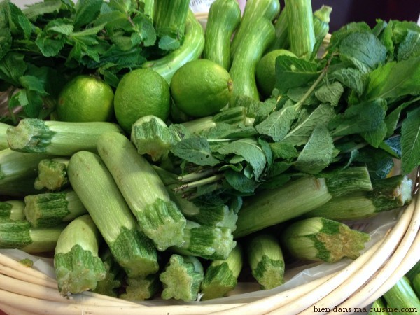 Et toutes celles que vous pourrez trouver ! Comptez 1/2 courgette de chaque variété par convive.