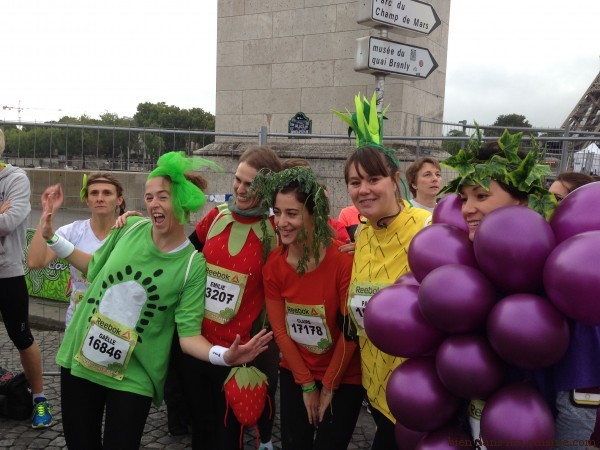 La team "fruits et légumes" (sûrement pas pratique de courir quand on est une grappe de raisin !).