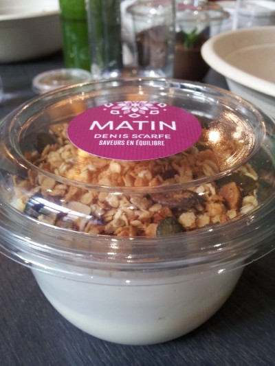 Un onctueux brassé de soja infusé à la verveine et délicatement parfumé de yuzu confit. A déguster avec son croustillant granola sans gluten.