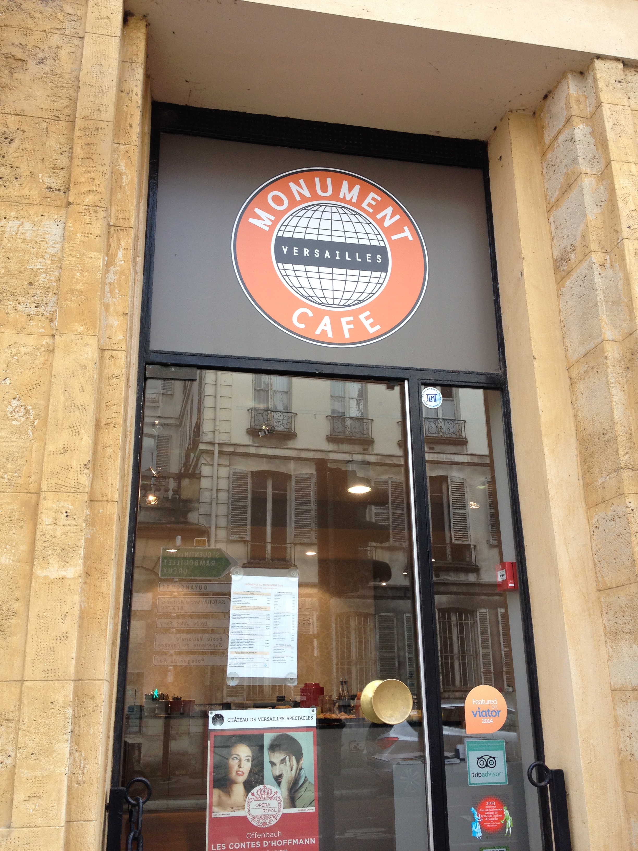 Au Cafe De La Ville Perdue Anais Llobet Monument café Versailles : quand la gourmandise rencontre le terroir et